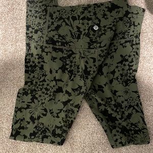 Lululemon size 4 align 28”